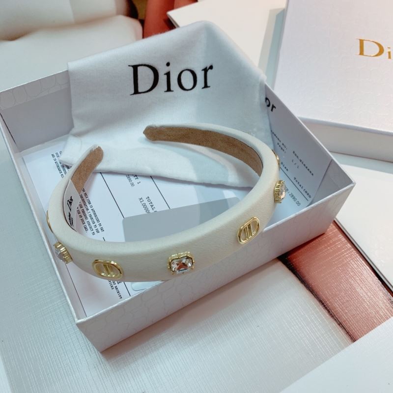 CHRISTIAN DIOR